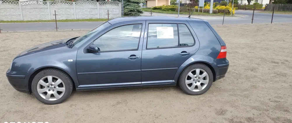 volkswagen Volkswagen Golf cena 9000 przebieg: 301000, rok produkcji 2003 z Cybinka